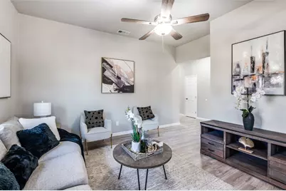 410 S Grand Avenue, Gainesville, TX 76240 - Photo 5
