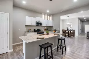 410 S Grand Ave, Gainesville, TX 76240 - Photo 11