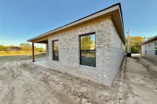 310 SW 14th St, Mineral Wells, TX 76067 - Photo 5