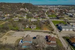 517 NE 1st St, Mineral Wells, TX 76067 - Photo 29