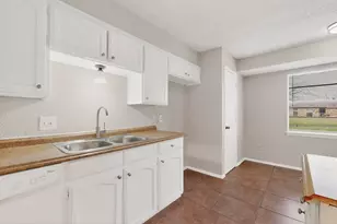 5608 Burton Ave, Fort Worth, TX 76119 - Photo 15