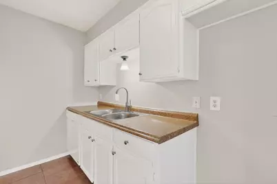 5608 Burton Avenue, Fort Worth, TX 76119 - Photo 13