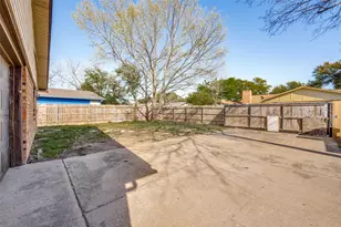 8514 Sikorski Ln, Dallas, TX 75228 - Photo 25