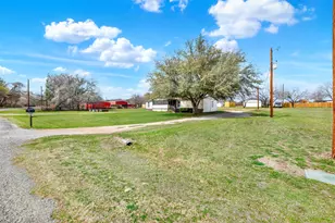 129 Hunter Ridge Ln, Springtown, TX 76082 - Photo 21