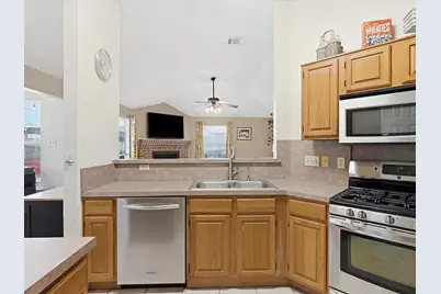 7002 Escondido Drive, Arlington, TX 76016 - Photo 13