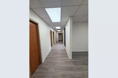 2401 W Green Oaks Boulevard, Arlington, TX 76016 - Photo 9