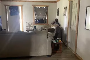 527 E Yeagua St, Groesbeck, TX 76642 - Photo 5