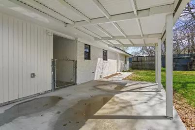 1704 Harris Street, Gainesville, TX 76240 - Photo 17