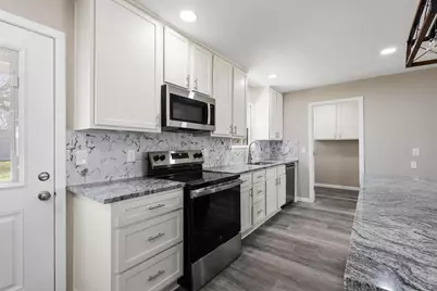 1704 Harris Street, Gainesville, TX 76240 - Photo 9