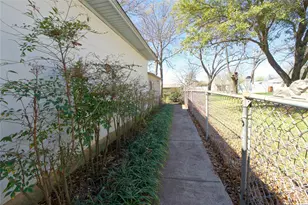 609 Cedar St, Muenster, TX 76252 - Photo 19