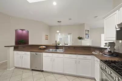 6408 St Leonard Drive, Arlington, TX 76001 - Photo 11