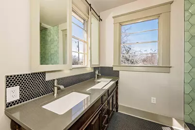 407 E Franklin Street, Hillsboro, TX 76645 - Photo 11