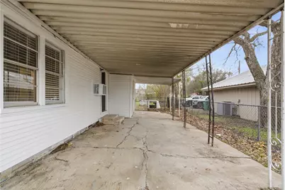 1102 E Washington Street, Stephenville, TX 76401 - Photo 3