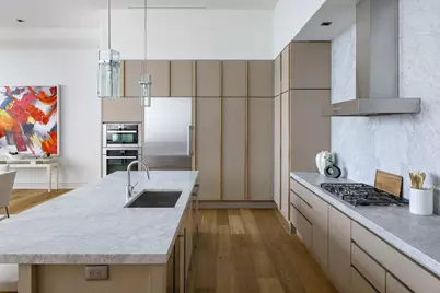 2430 Victory Park Lane #3203, Dallas, TX 75219 - Photo 3