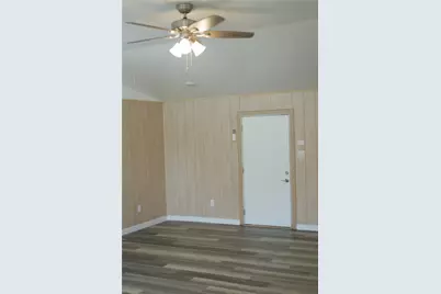403 S Live Oak Street, San Saba, TX 76877 - Photo 7