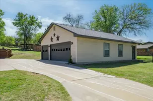 1508 Canyon Creek Dr W, Azle, TX 76020 - Photo 5