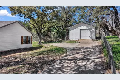 1830 Hitching Post Road, Granbury, TX 76049 - Photo 31