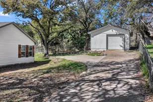 1830 Hitching Post Rd, Granbury, TX 76049 - Photo 31
