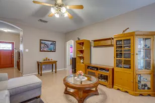 625 Creekview Dr, Burleson, TX 76028 - Photo 17