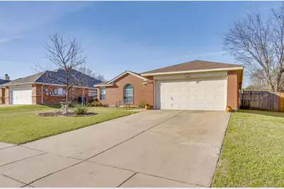 625 Creekview Drive, Burleson, TX 76028 - Photo 3