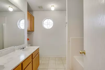 625 Creekview Drive, Burleson, TX 76028 - Photo 31