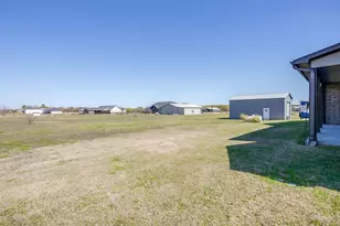 8071 County Rd 105, Grandview, TX 76050 - Photo 33