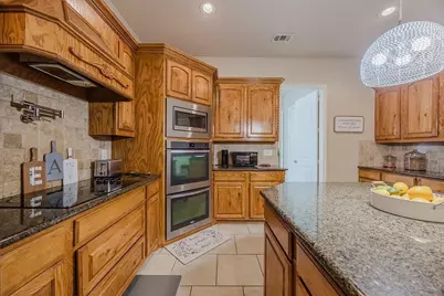 1011 Parview Circle, Grand Prairie, TX 75104 - Photo 11