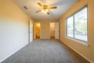 2113 Fleur De Lis Ct, Arlington, TX 76012 - Photo 11