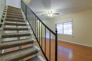 2113 Fleur De Lis Ct, Arlington, TX 76012 - Photo 9