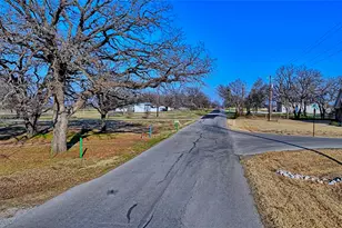 449 Olde Towne Rd, Paradise, TX 76073 - Photo 3