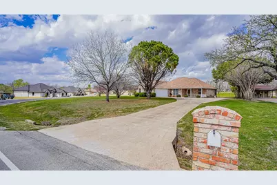 10519 Ravenswood Road, Granbury, TX 76049 - Photo 3