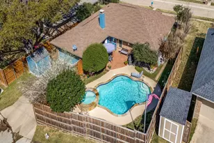 2516 Lawnview Dr, Carrollton, TX 75006 - Photo 3