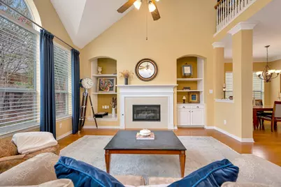 802 Little Cub Way, Euless, TX 76039 - Photo 5