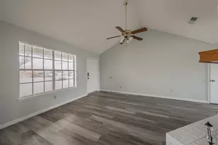 420 Signal Hill Ct N, Fort Worth, TX 76112 - Photo 7