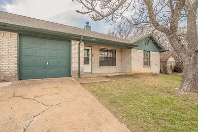 420 Signal Hill Court N, Fort Worth, TX 76112 - Photo 3