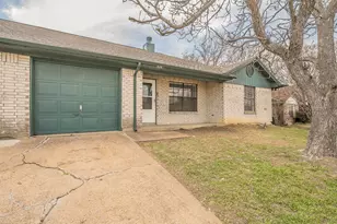 420 Signal Hill Ct N, Fort Worth, TX 76112 - Photo 3