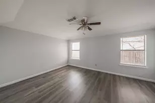 420 Signal Hill Ct N, Fort Worth, TX 76112 - Photo 21