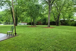 4429 Berke Rd, Fort Worth, TX 76115 - Photo 3