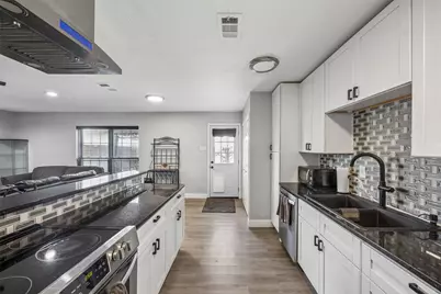 5421 Gates Drive, The Colony, TX 75056 - Photo 9