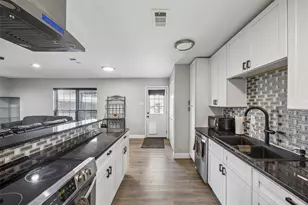 5421 Gates Dr, The Colony, TX 75056 - Photo 9