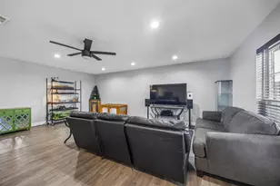 5421 Gates Dr, The Colony, TX 75056 - Photo 5