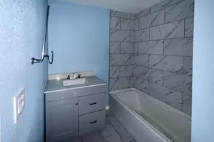 1131 Ashwood Dr, Lewisville, TX 75067 - Photo 5