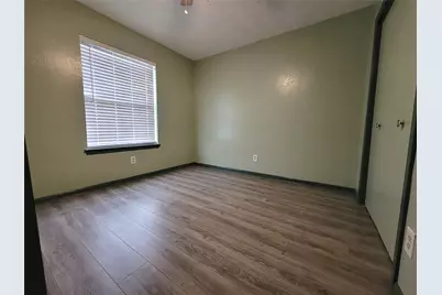 738 Hawthorne Lane, Grand Prairie, TX 75052 - Photo 27