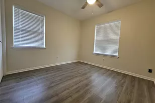 738 Hawthorne Ln, Grand Prairie, TX 75052 - Photo 29