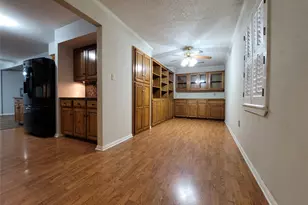 738 Hawthorne Ln, Grand Prairie, TX 75052 - Photo 11