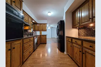 738 Hawthorne Lane, Grand Prairie, TX 75052 - Photo 9