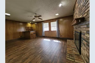 738 Hawthorne Lane, Grand Prairie, TX 75052 - Photo 19