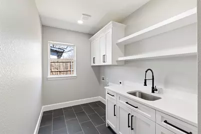 1207 Highland Drive, Arlington, TX 76010 - Photo 5