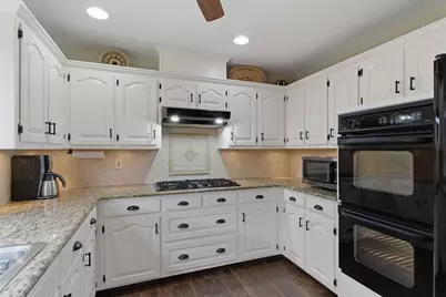 1936 Oakbluff Drive, Carrollton, TX 75007 - Photo 17