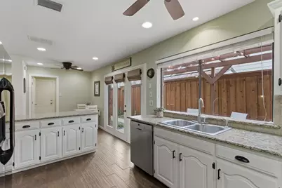 1936 Oakbluff Drive, Carrollton, TX 75007 - Photo 19